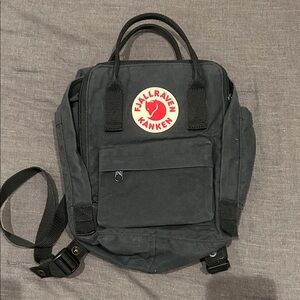 Kånken Black Mini Backpack